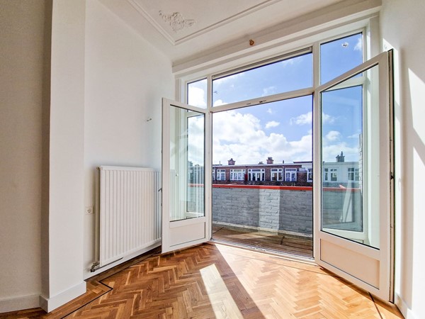 Medium property photo - De la Reyweg 327, 2571 EH Den Haag